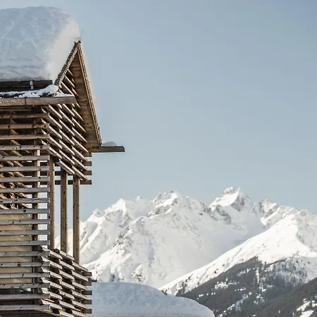 Boutique Hotel und Chalets Bergwiesenglück-3